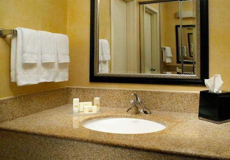 Courtyard By Marriott Augusta Hotell Rum bild